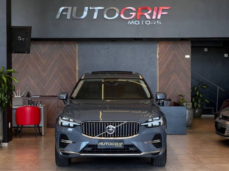 VOLVO - XC60 - 2022/2023 - Cinza - R$ 298.900,00