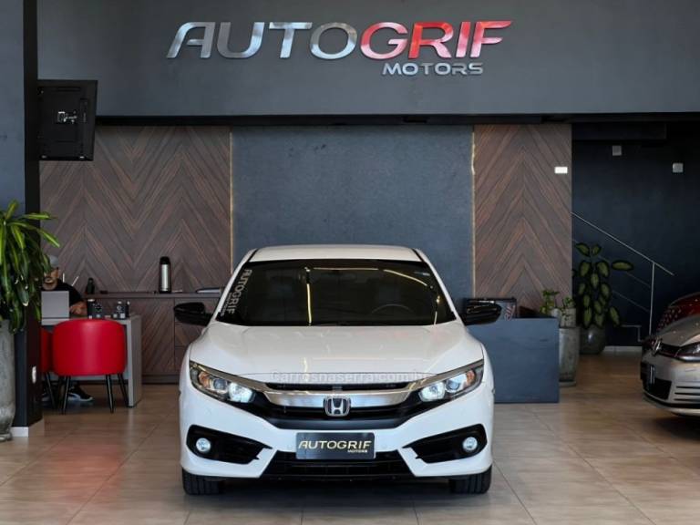 HONDA - CIVIC - 2016/2017 - Branca - R$ 108.900,00