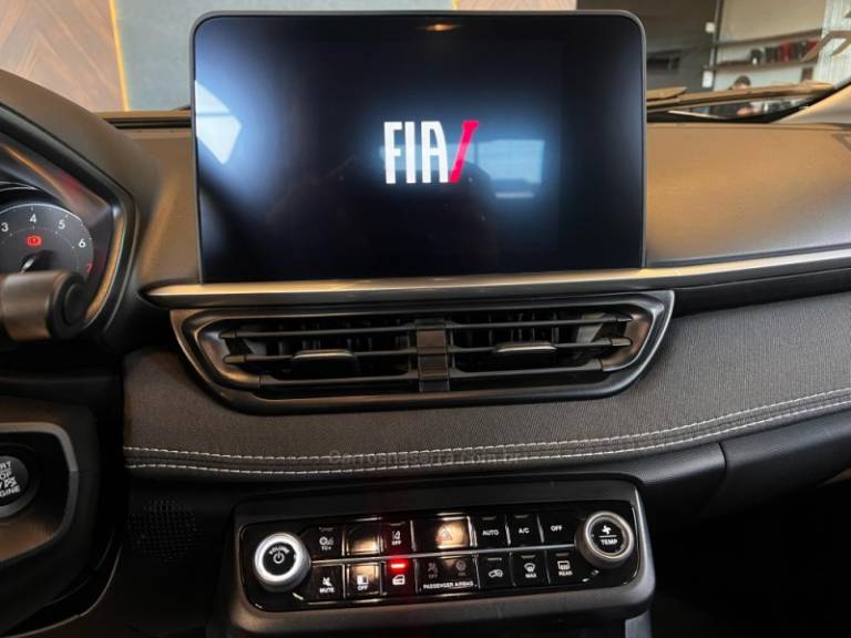 FIAT - FASTBACK - 2023/2024 - Prata - R$ 118.900,00