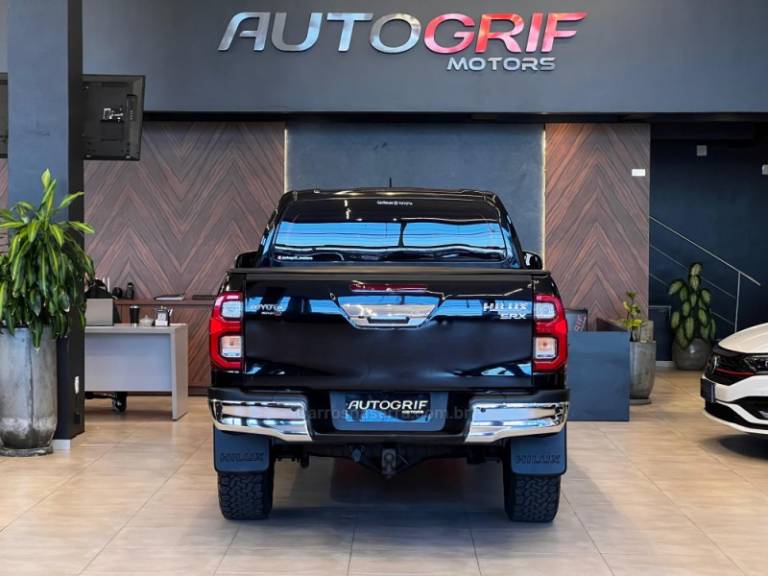 TOYOTA - HILUX - 2021/2021 - Preta - R$ 244.900,00