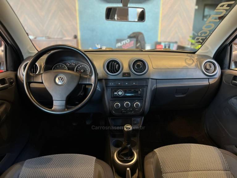 VOLKSWAGEN - GOL - 2010/2011 - Prata - R$ 36.900,00