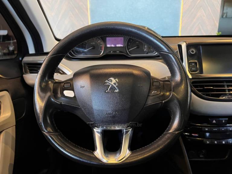 PEUGEOT - 208 - 2015/2016 - Branca - R$ 43.900,00