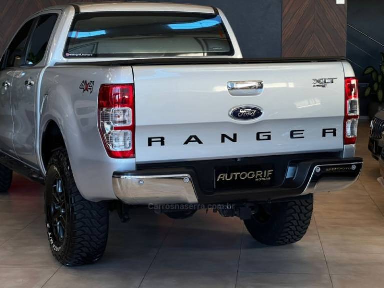 FORD - RANGER - 2015/2015 - Prata - R$ 118.900,00